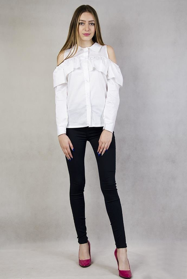 Biała koszula z falbaną i odkrytymi ramionami