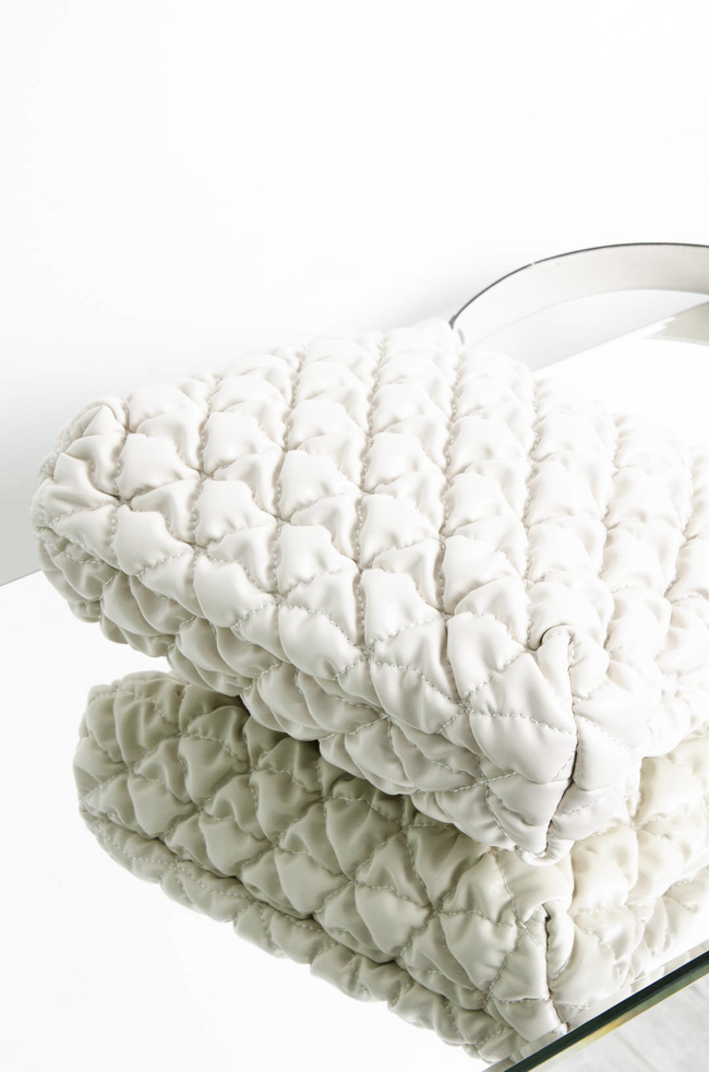 TOREBKA PIKOWANA Z DŁUGIM PASKIEM -BEŻOWA