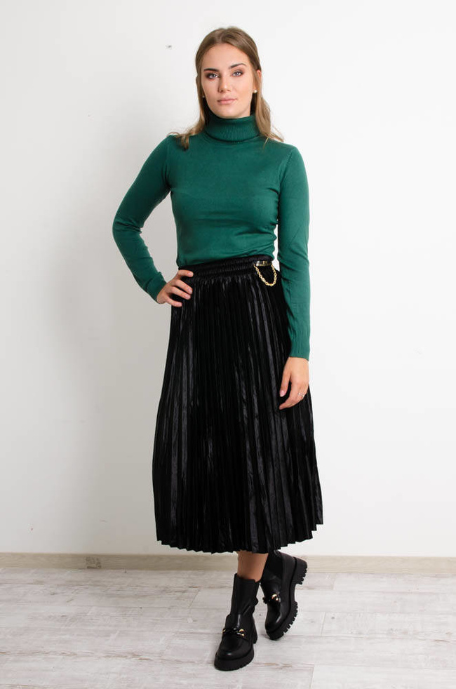 ZIELONY GŁADKI GOLF Z PRĄŻKOWANYM ZAKOŃCZENIEM