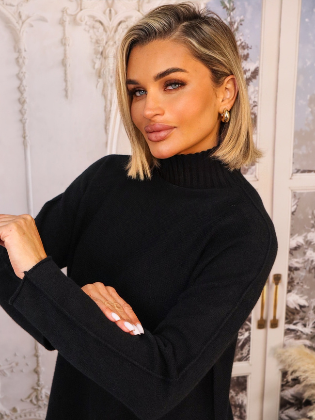 SWETER OVERSIZE Z PÓŁGOLFEM W PRĄŻKI- CZARNY