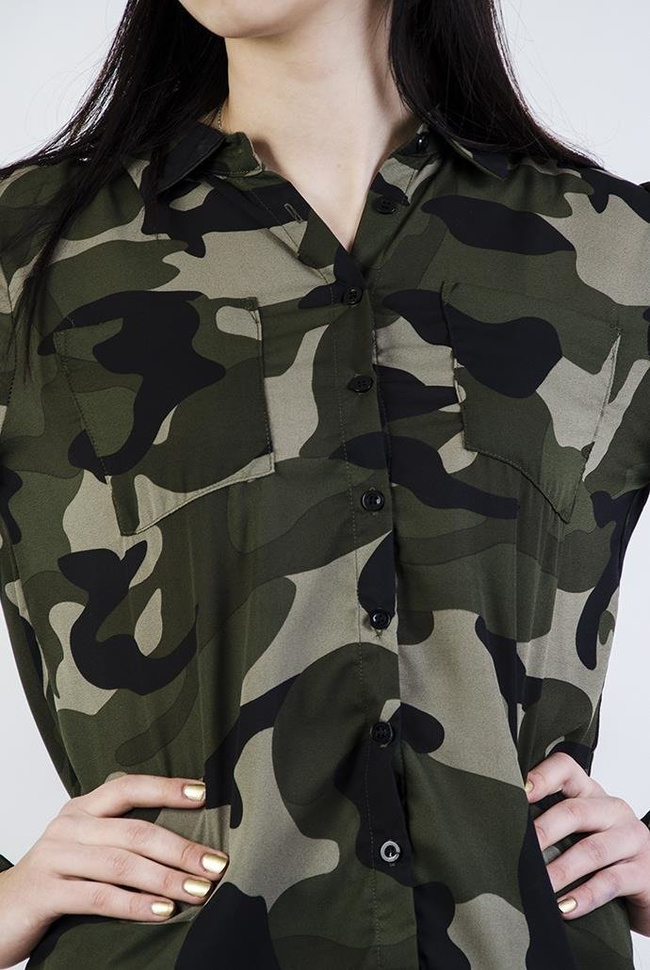 Asymetryczna koszula moro z kieszeniami