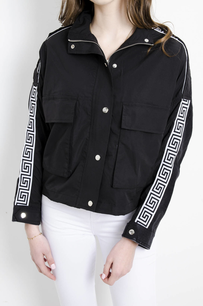 KURTKA CZARNA Z ŁĄCZONYCH MATERIAŁÓW 