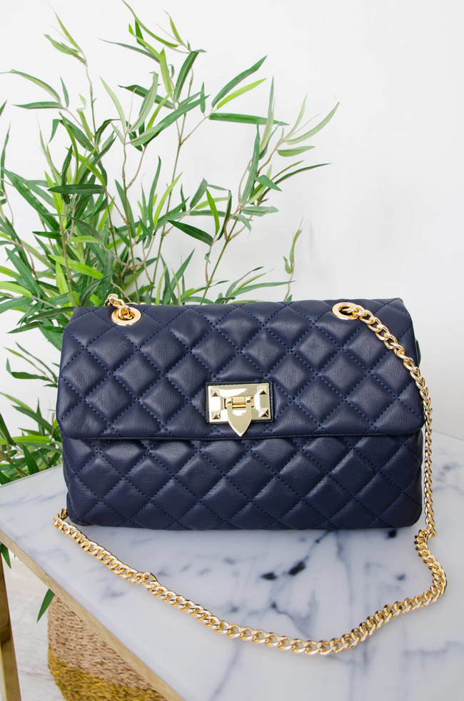 GRANATOWA PIKOWANA CHANELKA NA ZŁOTYM ŁAŃCUSZKU