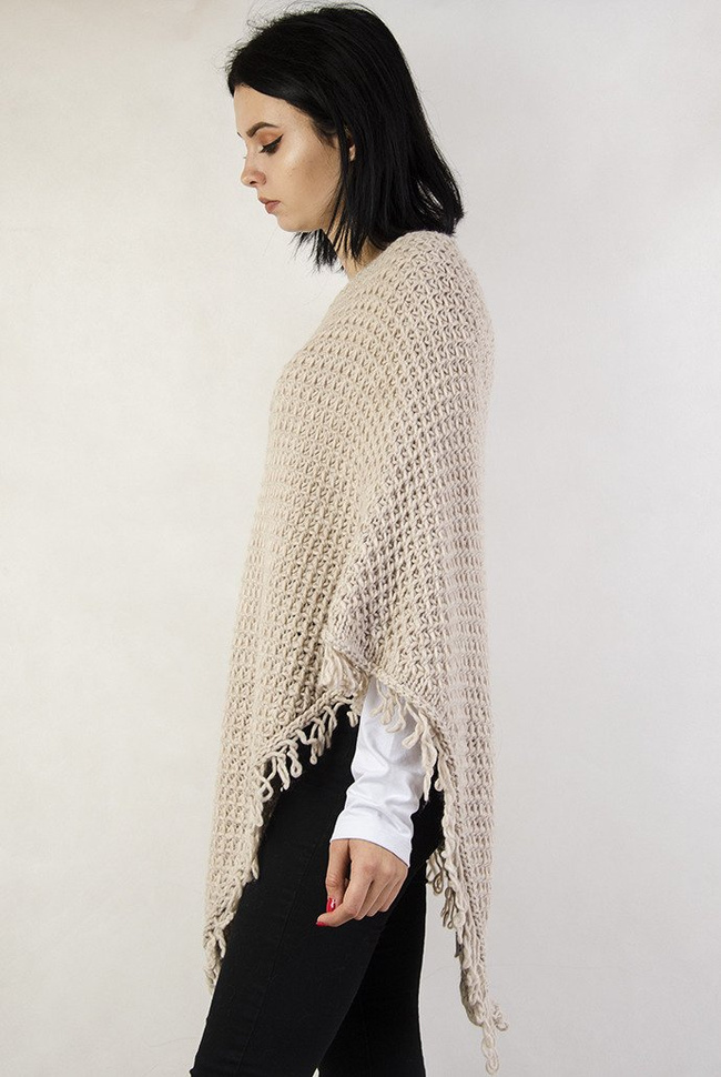 Beżowe sweterkowe ponczo
