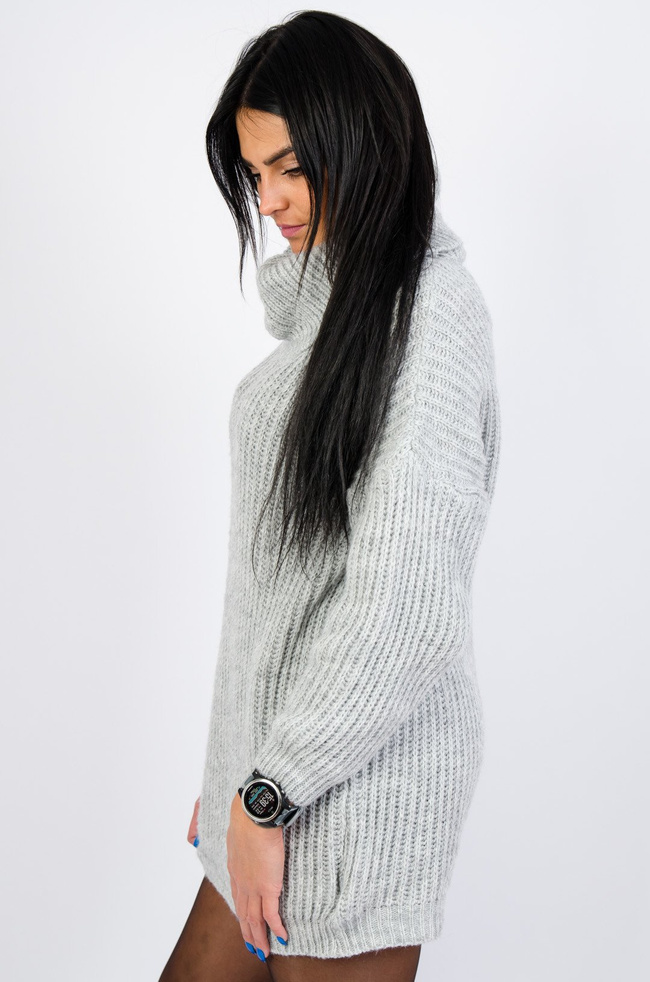 DŁUGI SZARY SWETER Z GOLFEM