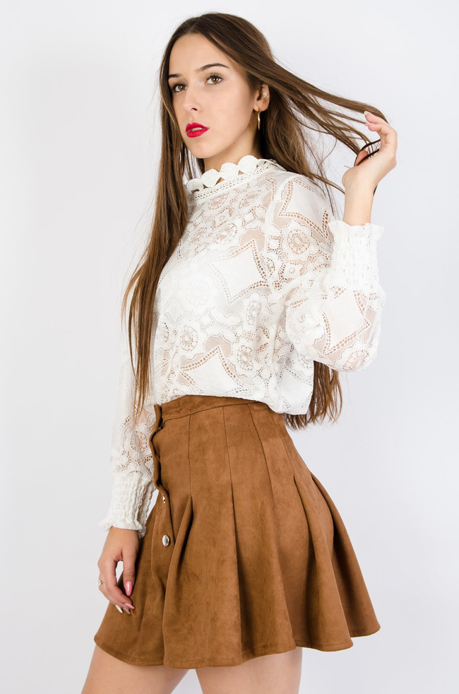 Biała bluzka z koronki