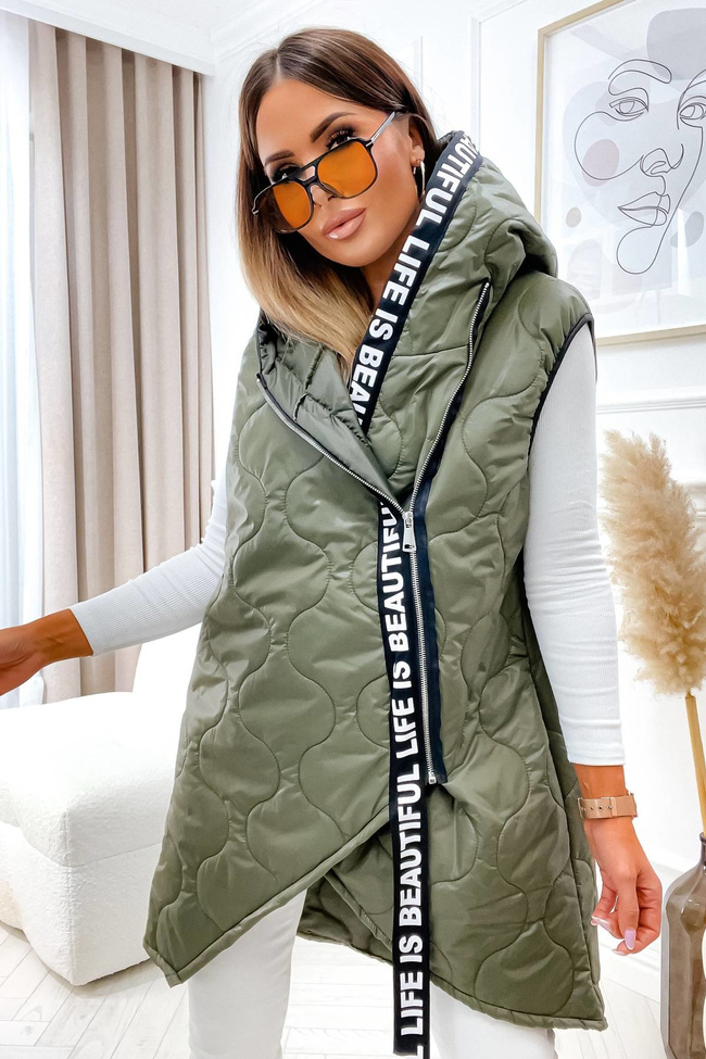 ZIELONA PIKOWANA KAMIZELKA Z OZDOBNYM PASEM