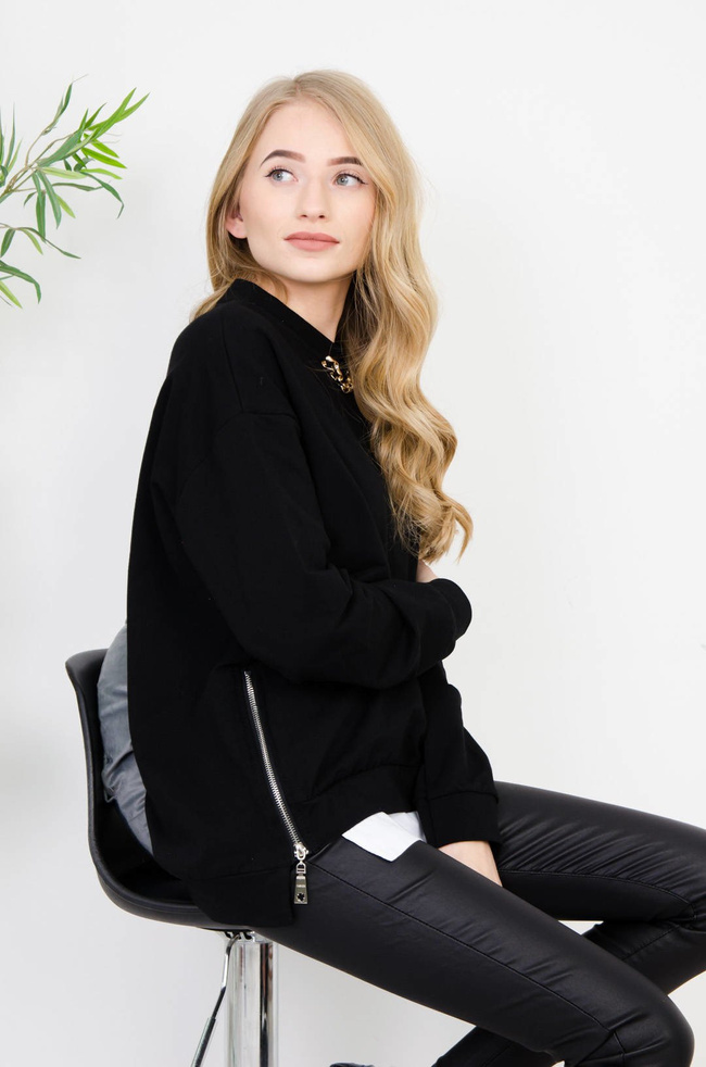 CZARNA BLUZKA Z ŁAŃCUSZKIEM WYKOŃCZONA KOSZULĄ