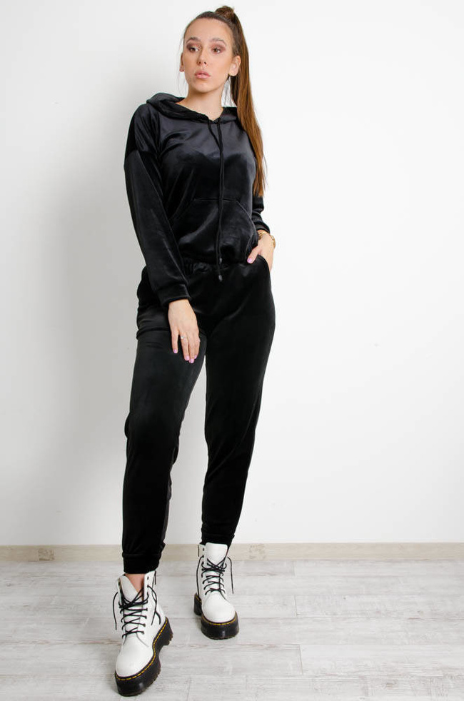 CZARNA WELUROWA BLUZA KANGURKA