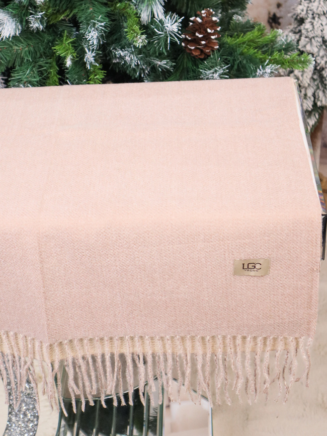 KLASYCZNY SZAL Z FRĘDZLAMI I NASZYWKĄ- FANGO