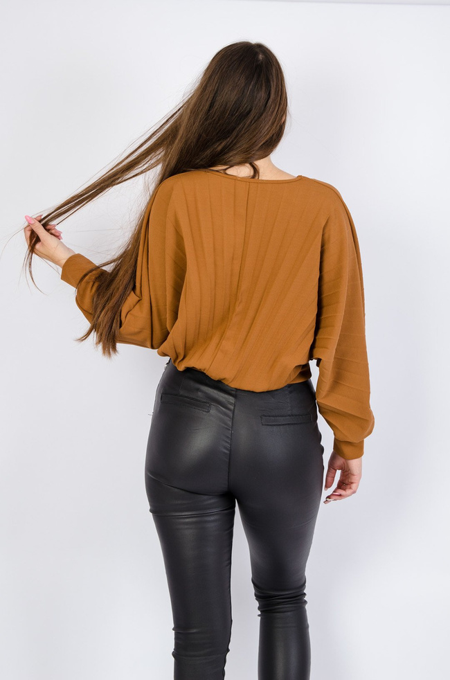 Brązowa plisowana bluzka