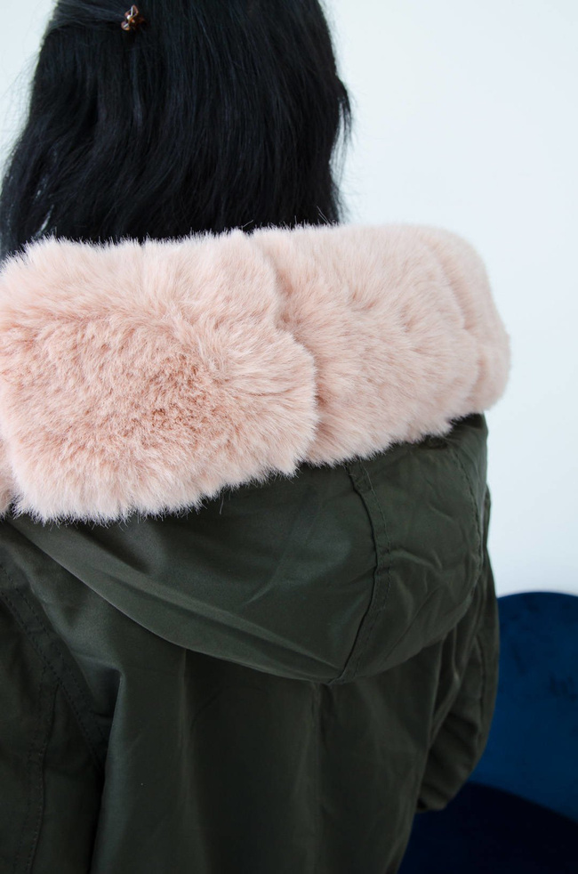 ZIELONA KURTKA PARKA Z RÓŻOWYM FUTERKIEM