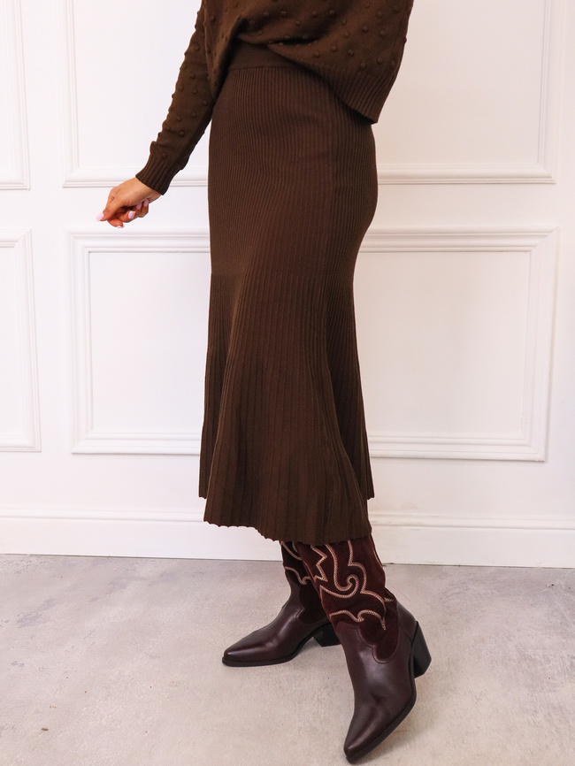 SPÓDNICA PRĄŻKOWANA Z DZIANINY- CZEKOLADOWA