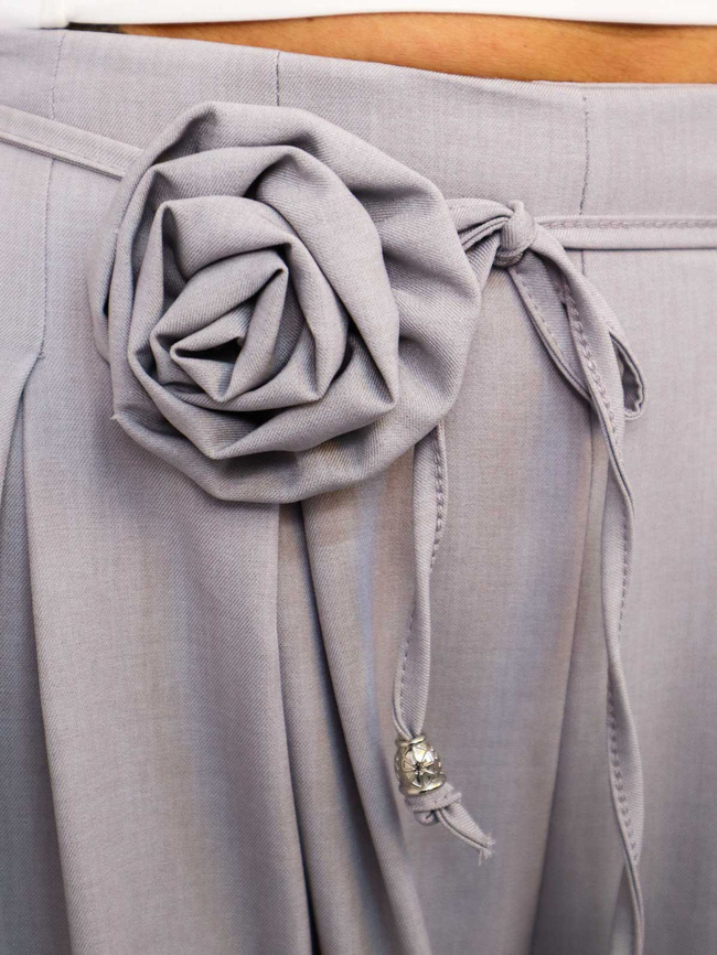 SPODNIE MATERIAŁOWE Z SZEROKIMI NOGAWKAMI I WIĄZANIEM W PASIE- SZARE