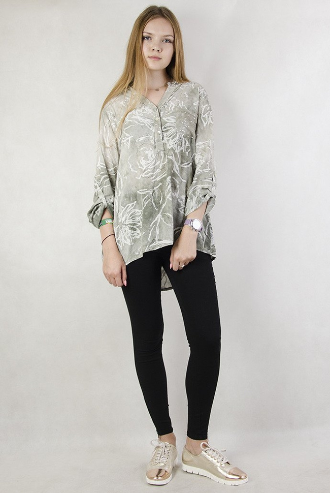 Zielona koszula w białe wzory