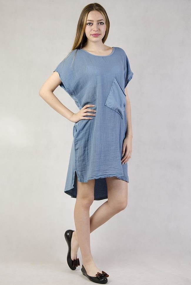 Asymetryczna sukienka z dużą kieszenią niebieska
