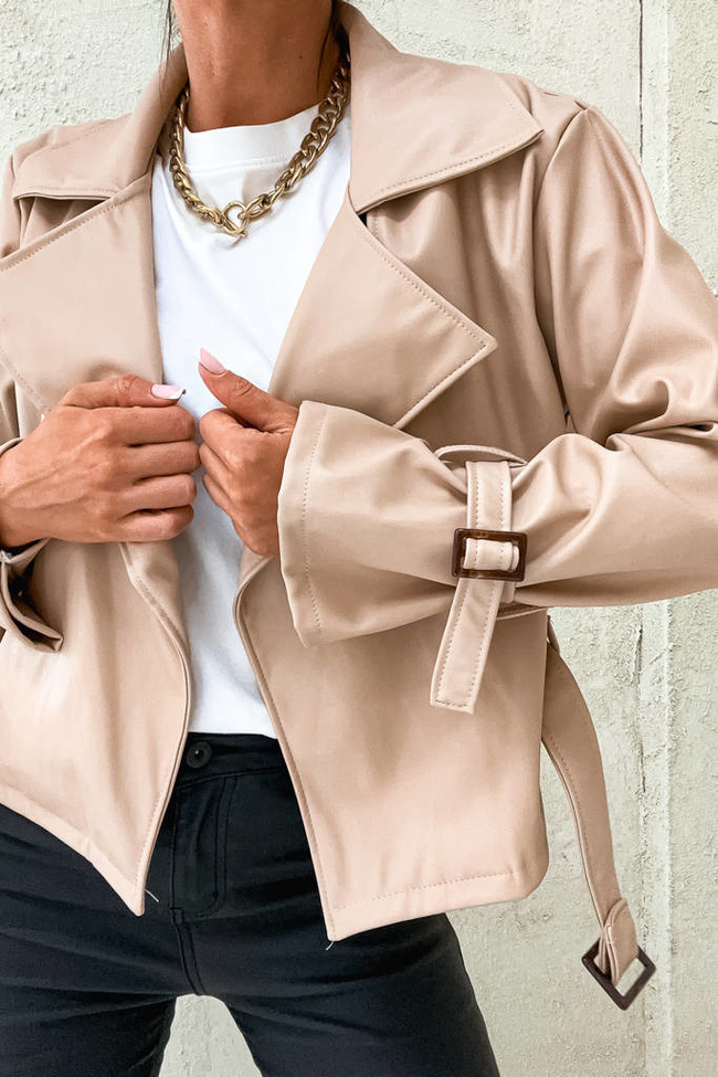 KRÓTKI TRENCZ RAMONESKA Z IMITACJI SKÓRY- BEŻOWY