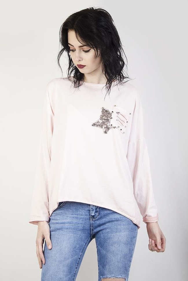 Jasnoróżowa bluzka z gwiazdą
