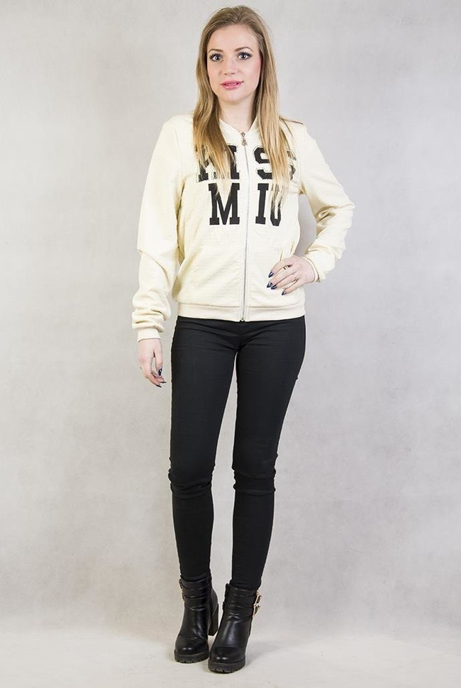 Beżowa bluza z napisem "Kiss MIU"