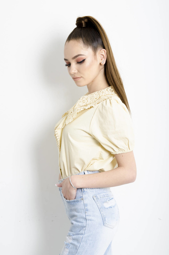 BLUZKA KOSZULOWA Z AŻUROWYM KOŁNIERZEM