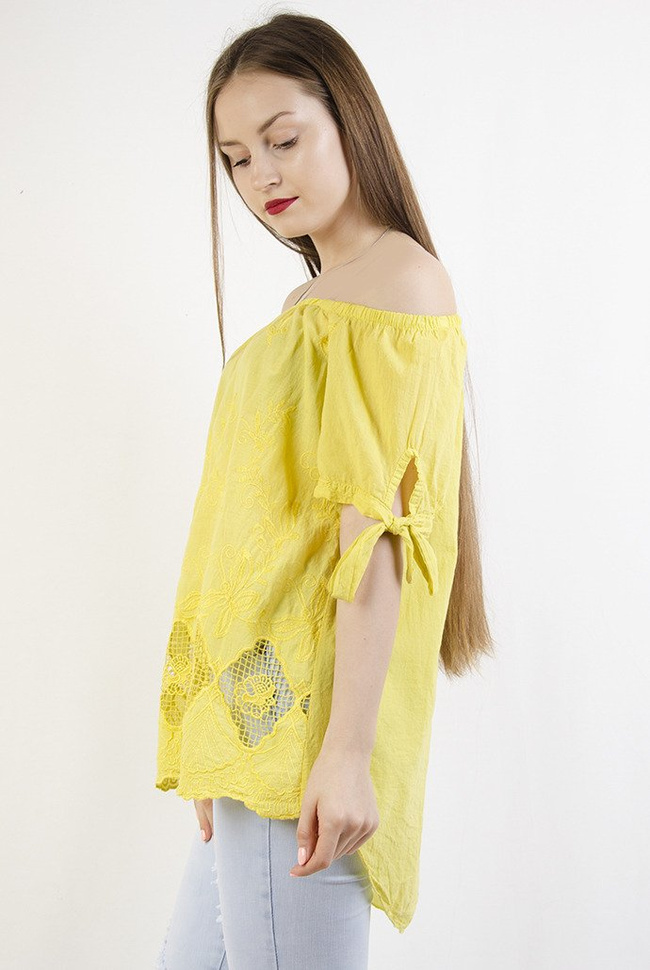 Żółta bluzka ze wzorami na dole