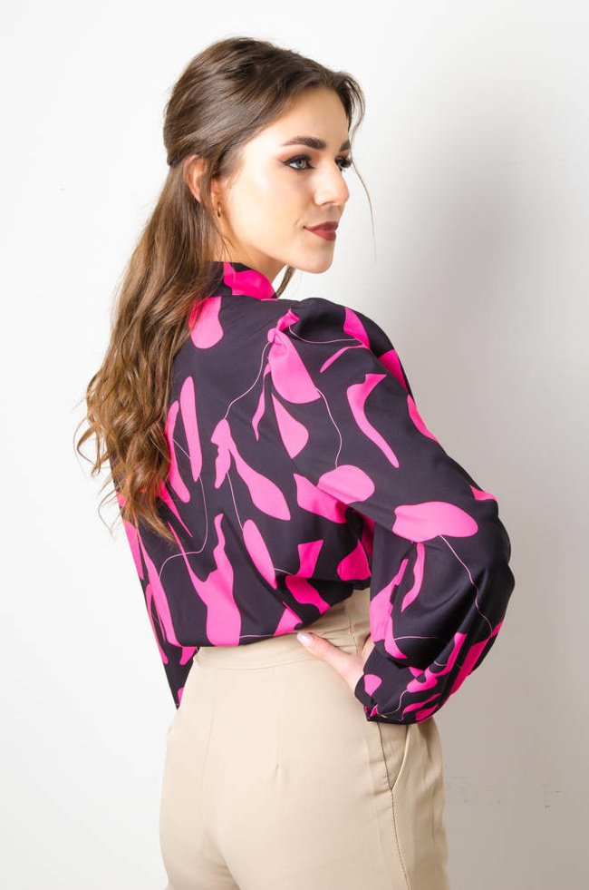 KOSZULA WZORZYSTA Z GUZIKAMI- CZARNO-RÓŻOWA 