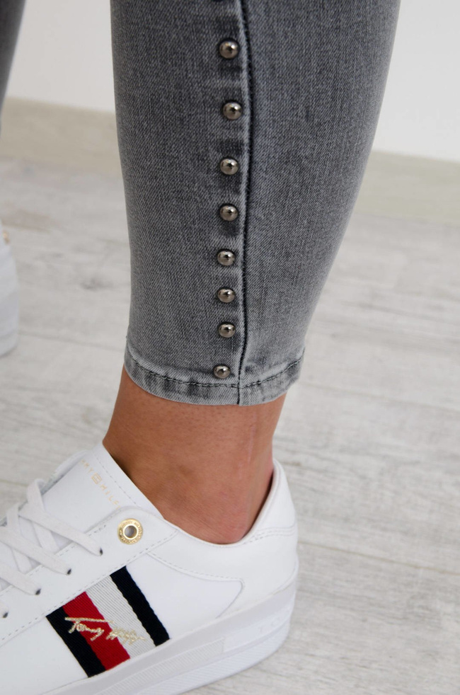 SZARE SPODNIE JEANSOWE Z DŻETAMI - WYSOKI STAN