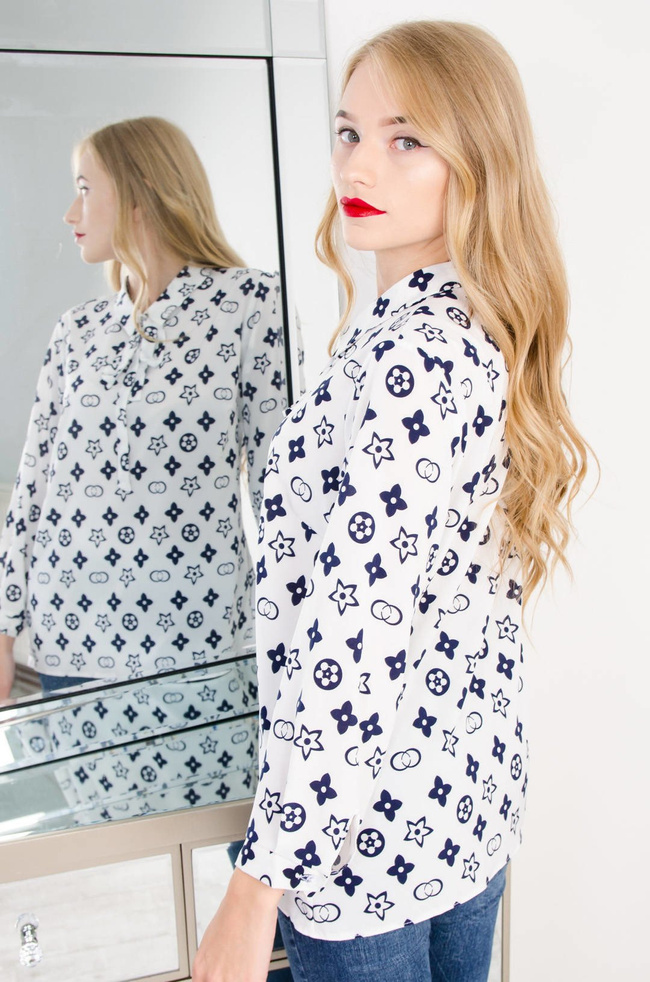 BIAŁA WZORZYSTA BLUZKA Z KOŁNIERZEM 