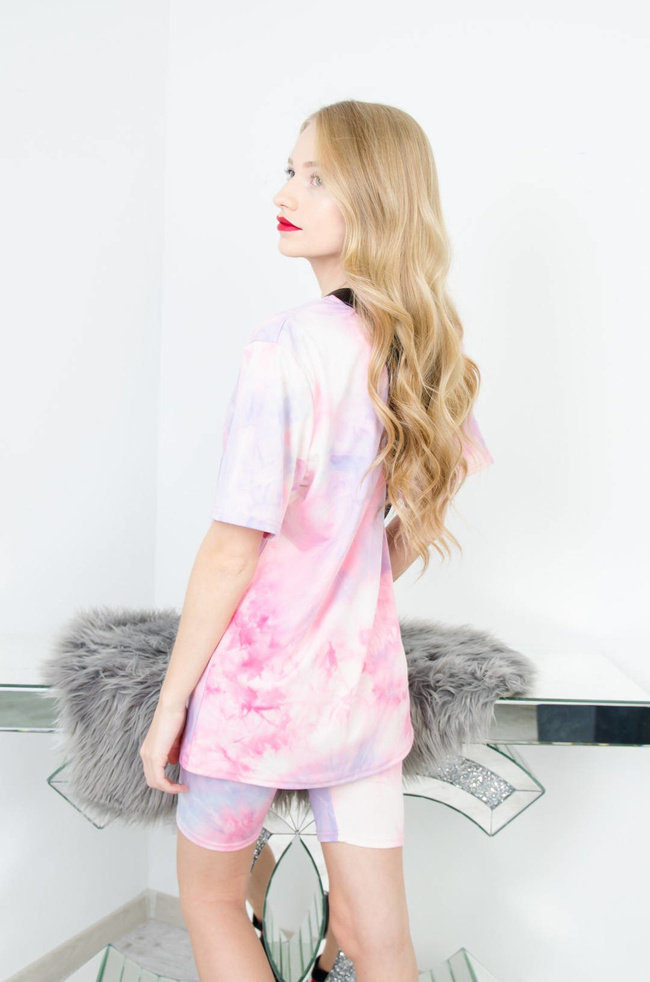JASNO RÓŻOWY KOMPLET T-SHIRT + KOLARKI Z EFEKTEM TIE DYE