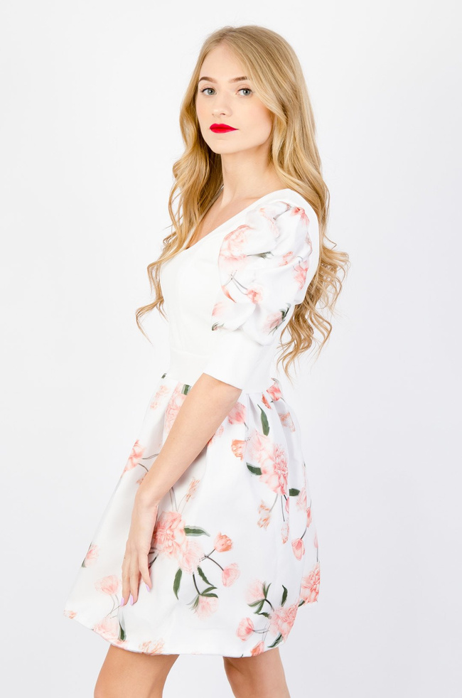 BIAŁA ROZKLOSZOWANA SUKIENKA Z BUFKAMI 