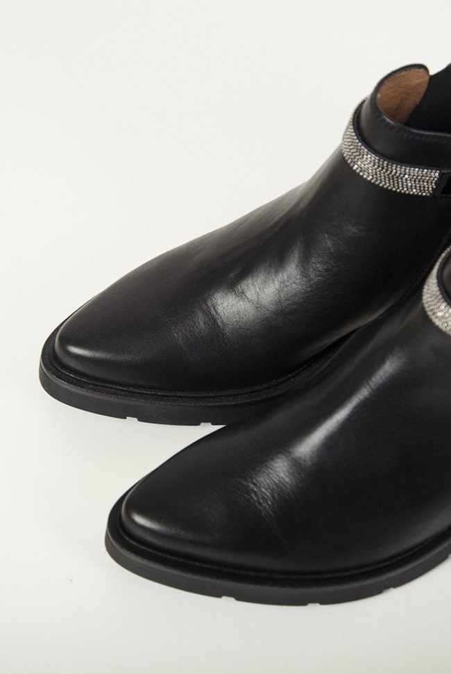 Hispanitas czarne sztyblety z zapięciem