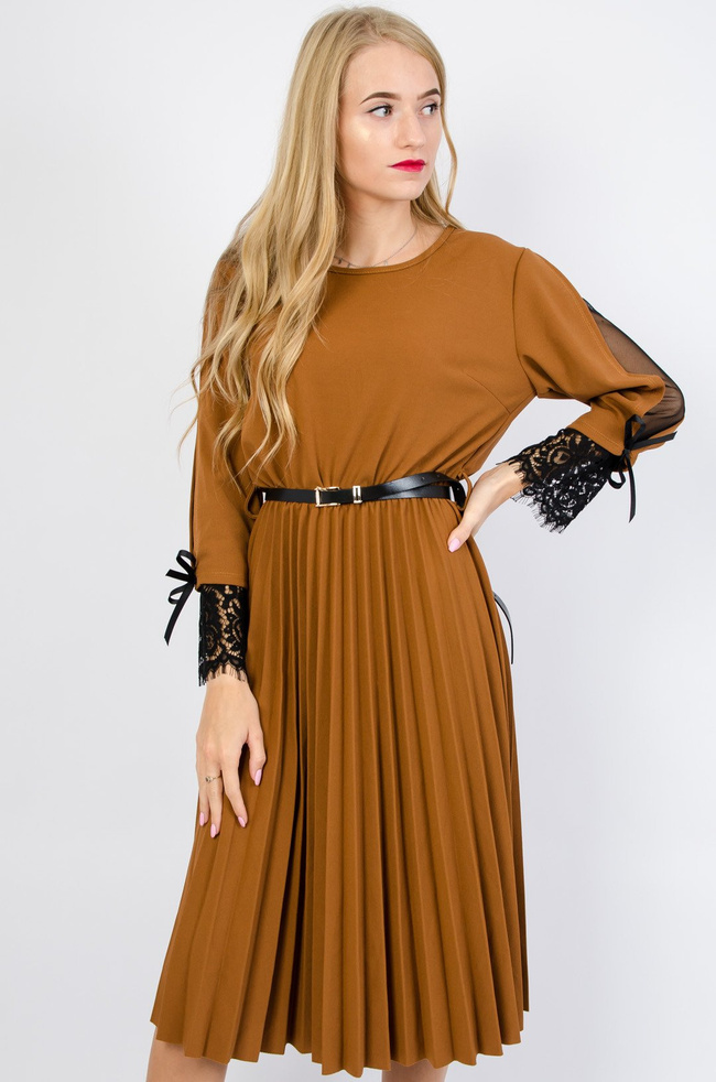 Brązowa plisowana sukienka midi