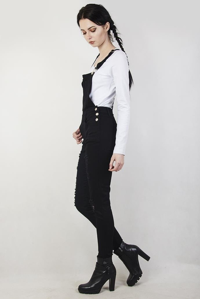 Czarne ogrodniczki z przetarciami