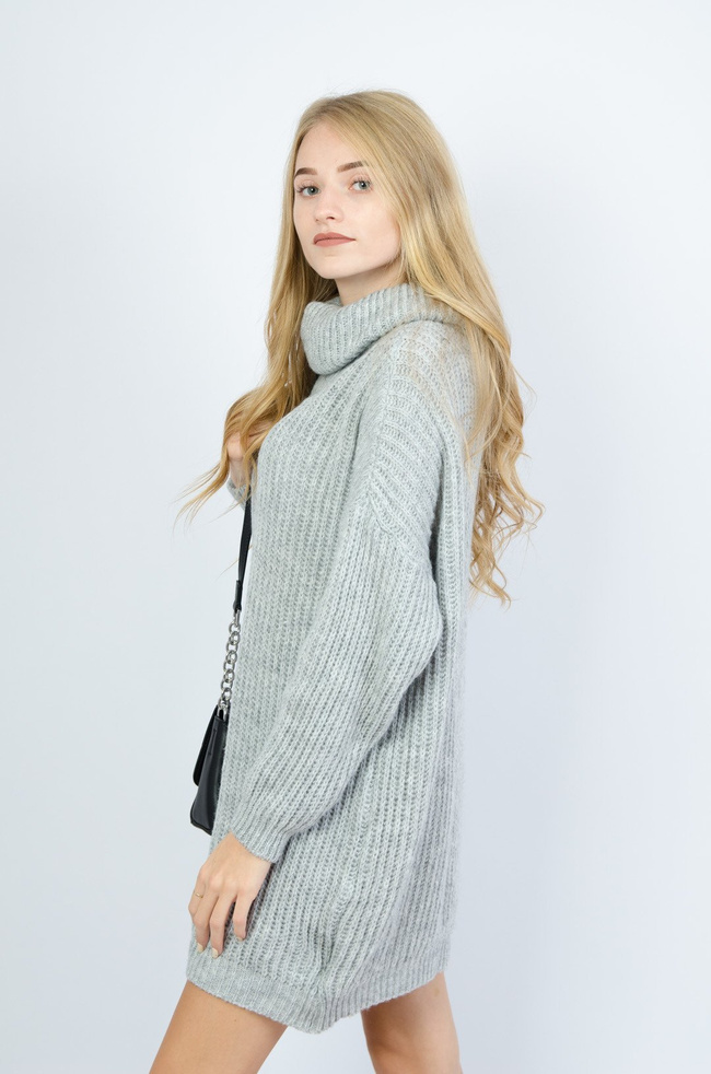 DŁUGI SZARY SWETER Z GOLFEM