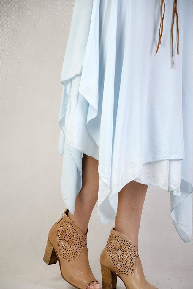 Asymetryczna spódnica z paskiem niebieska