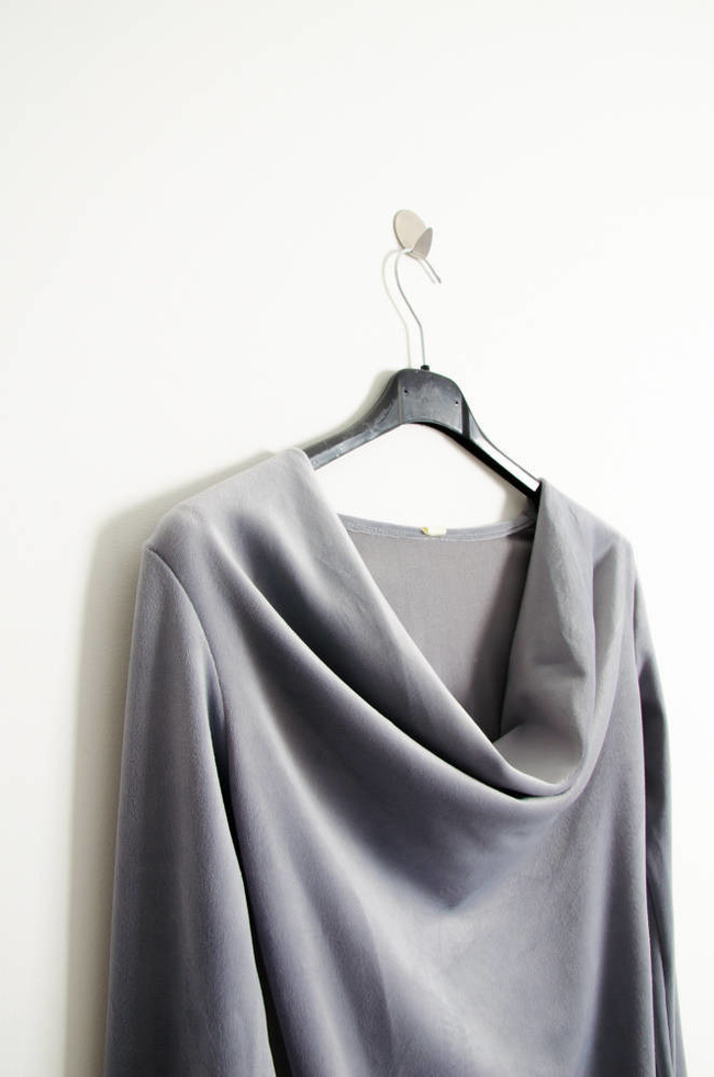 SZARE WELUROWE BODY Z LEJĄCYM DOKOLTEM