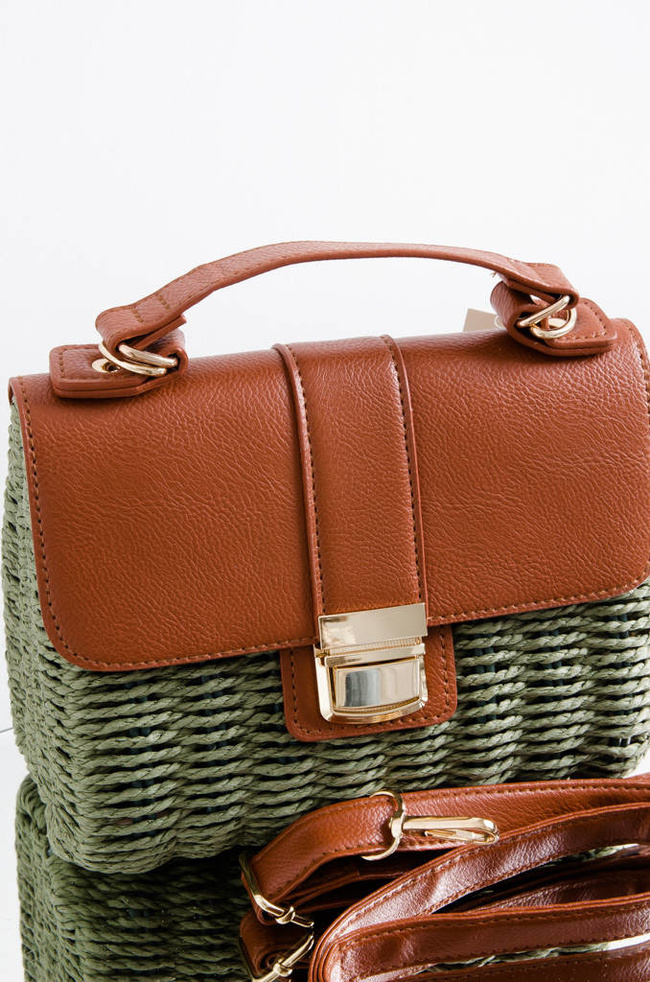 TOREBKA LISTONOSZKA PLECIONA Z KWADRATOWĄ KLAMRĄ I PASKIEM- ZIELONA