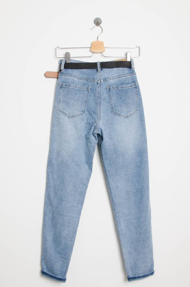 JASNE SPODNIE JEANSOWE MOM FIT Z WYSOKIM STANEM + PASEK 