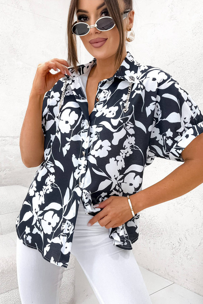 WZORZYSTA BLUZKA ZAPINANA NA GUZIKI Z ŁAŃCUSZKAMI-CZARNA