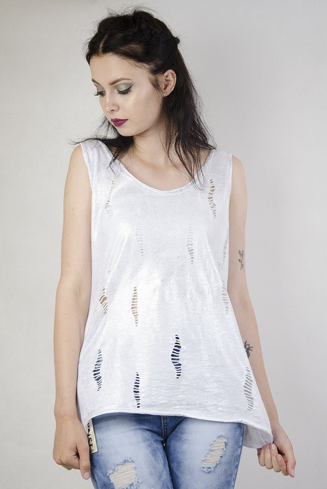 Biała bluzka pokryta brokatem, z wycięciami na przodzie