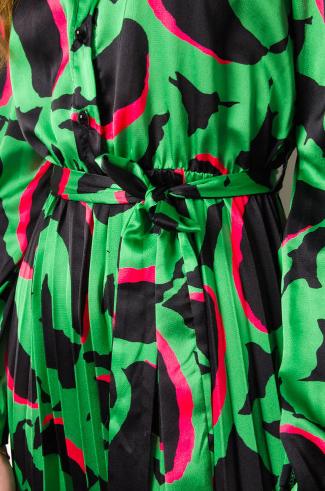 SUKIENKA DŁUGA WE WZORY Z PLISOWANYM DOŁEM- CZARNO-ZIELONA