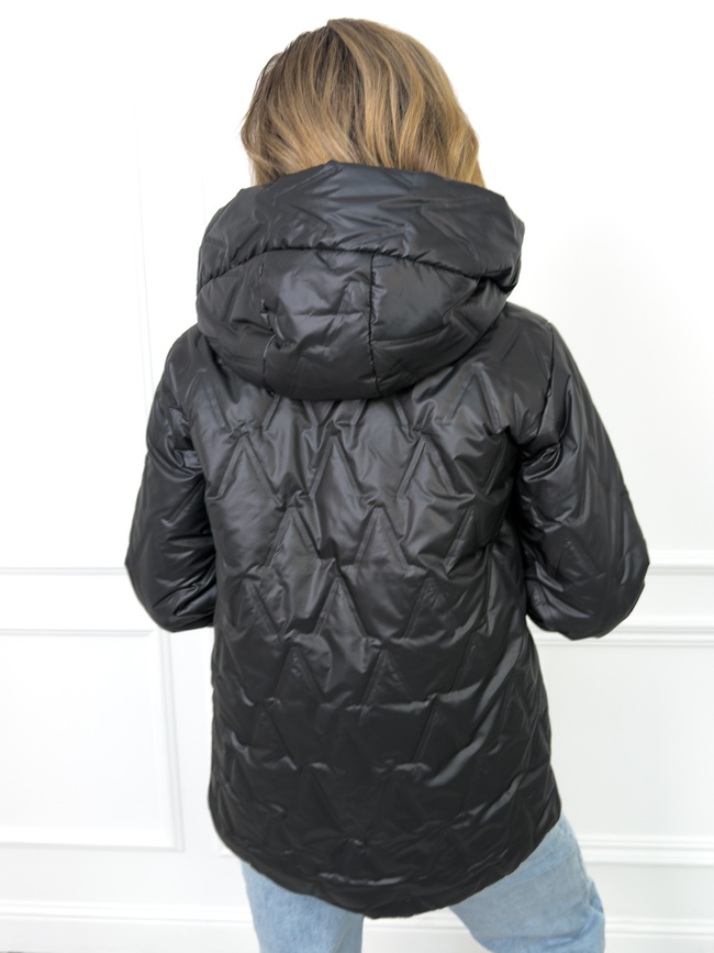 KURTKA PRZEJŚCIOWA Z KAPTUREM I DŁUŻSZYM ŚCIĄGACZEM PRZY RĘKAWIE- CZARNA