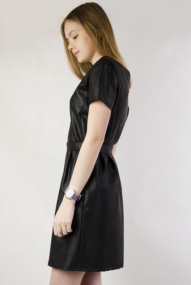 Czarna skórkowa sukienka typu tulipan