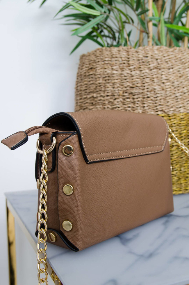 CIEMNO BEŻOWA TOREBKA LISTONOSZKA ZE ZŁOTYMI GUZIKAMI