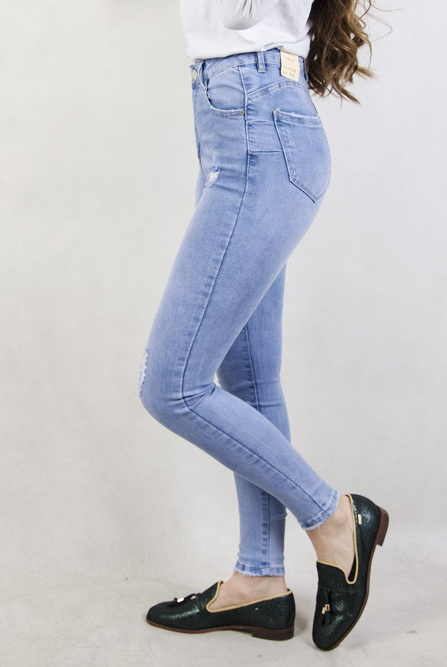 Jasne spodnie jeansowe typu Push Up