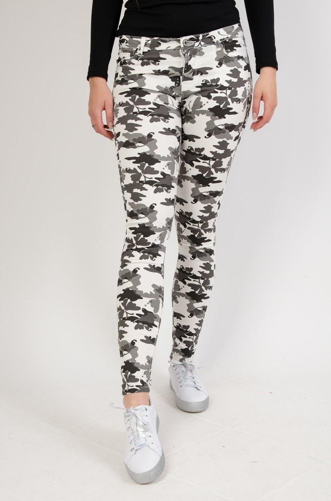 Spodnie w czarno-białe wzory