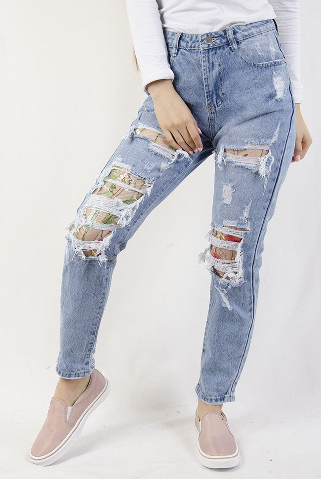 Spodnie jeansowe typu boyfriend z haftowanymi wstawkami