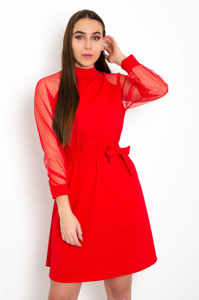 CZERWONA SUKIENKA Z KORONKOWYMI RĘKAWAMI