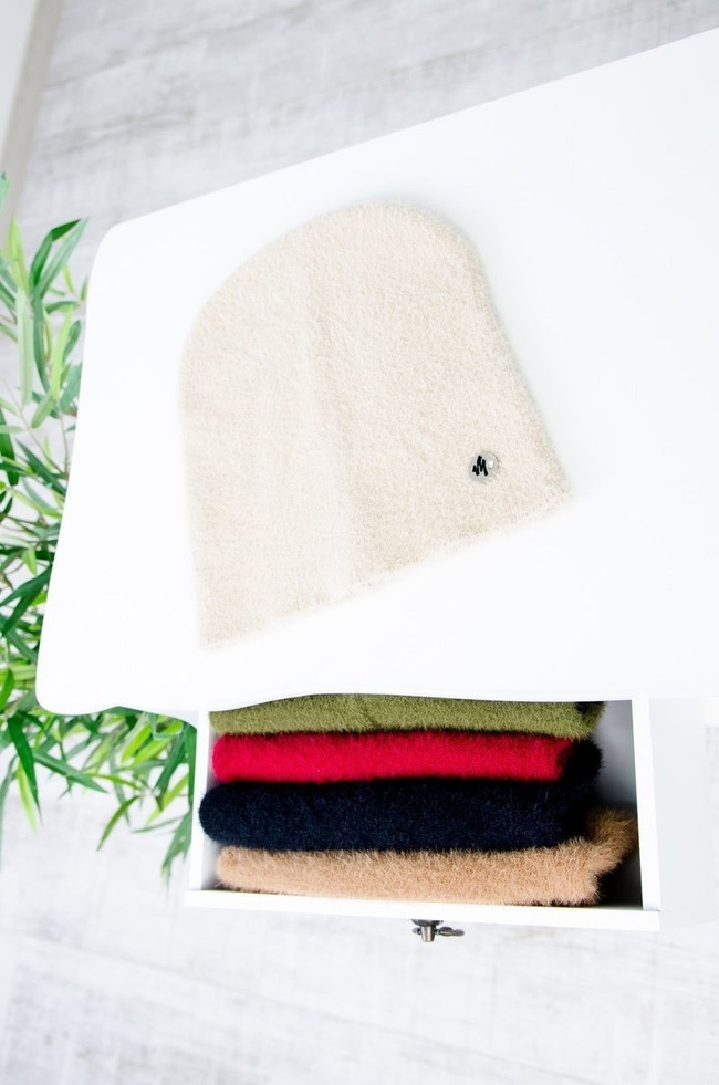 BEŻOWA CZAPKA ALPAKA 