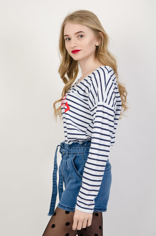 Biała bluzka oversize w paski